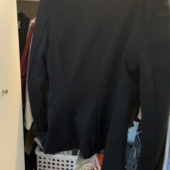 Gorgeous Black Blazer / Pinstripe pattern within - Picture 3 of 8